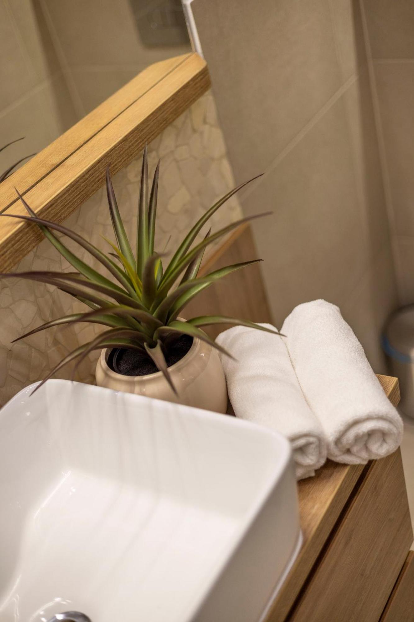 Exclusive N' Spacious Elizabeth Central Suite Budapest Exterior photo